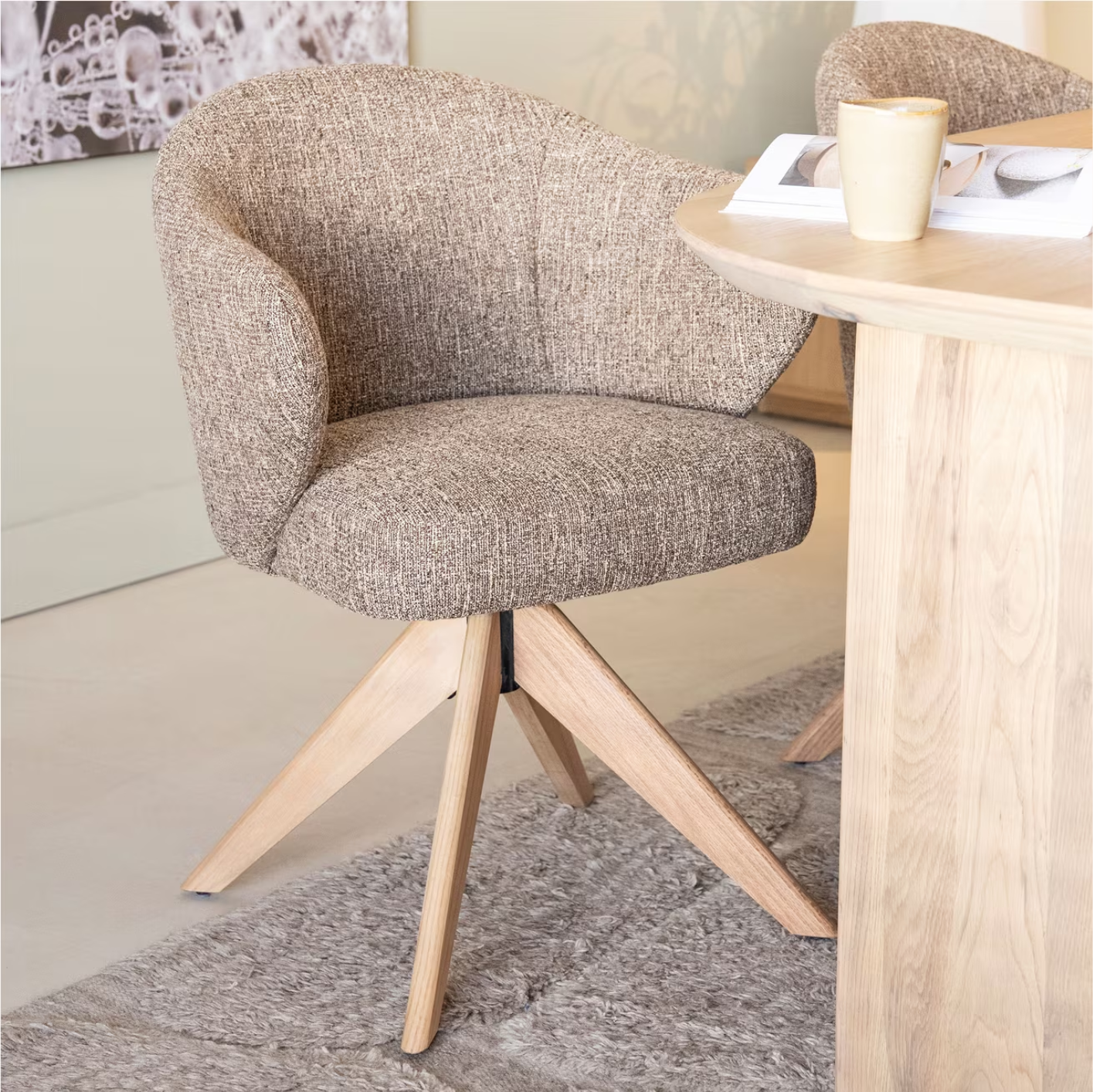 Draaibare Eetkamerstoel Connor Eiken onderstel bruin